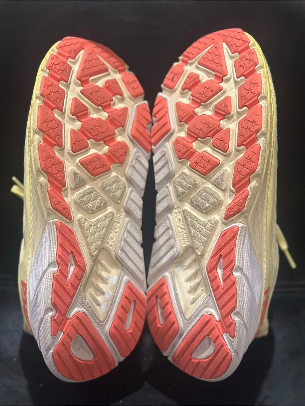 HOKA Arahi 6 Running / comfort Shoes Women’s Size 9.5 Yellow Pear/Sweet Corn
